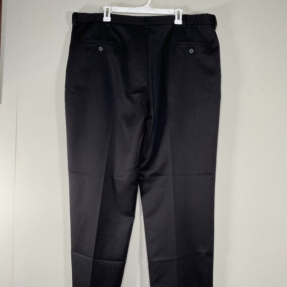 Haggar CLASSIC FIT Dress Pants Men's 42 x 32 High Rise Black Office Business - Picture 2 of 14